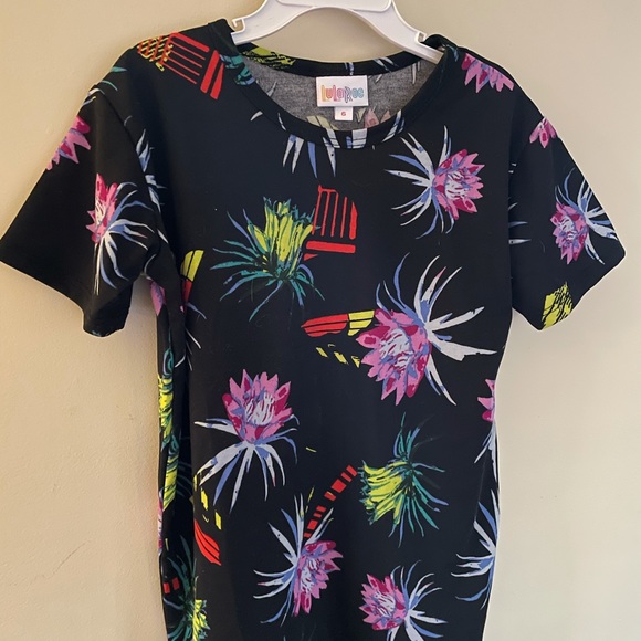 🌹🌹Lularoe little girl’s Gracie shirt - Picture 4 of 4